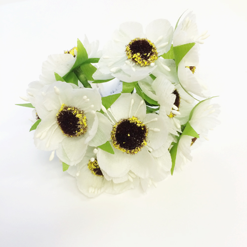 Букет цветов "Космея", цвет белый