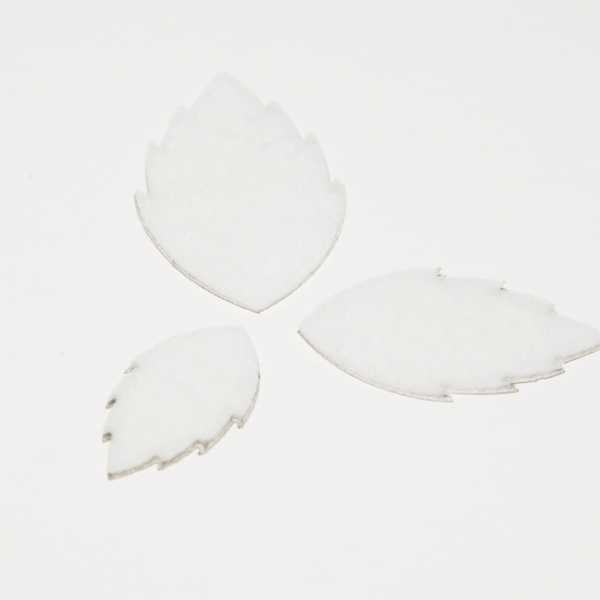 Фетровые фигурки "Листья розы", белый
