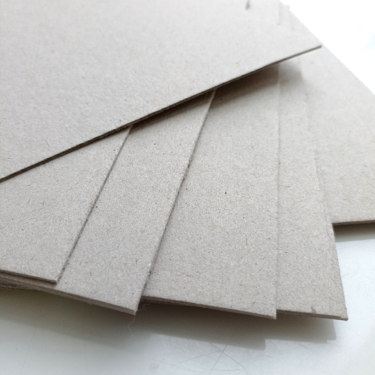 Чипборд / Переплётный картон 1,5 мм 22 х 32 см