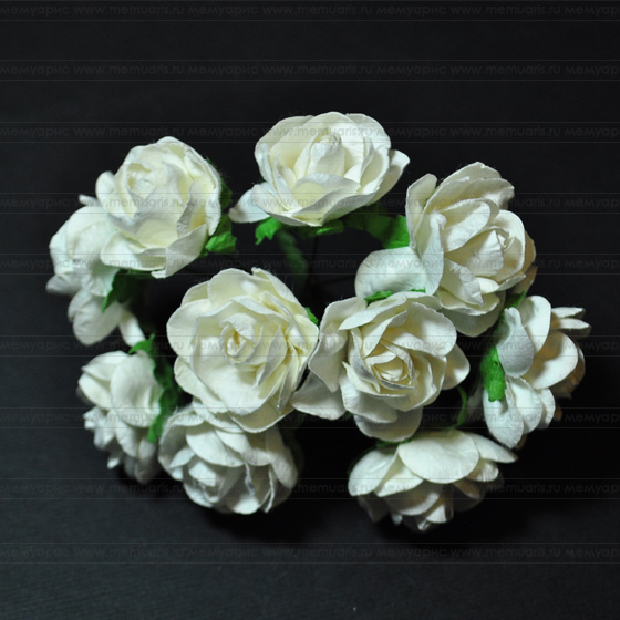 Букет больших розочек открытых. Цвет слоновая кость.