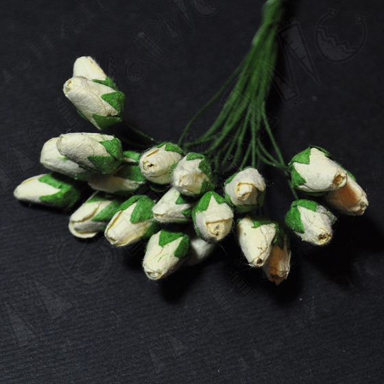 Букет мини-розочек закрытых. Цвет ванильный.