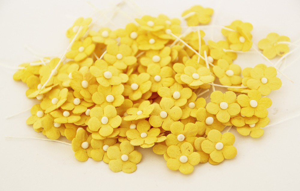 Мини-цветочки 1 см на стебельке, цвет жёлтый, 100 штук