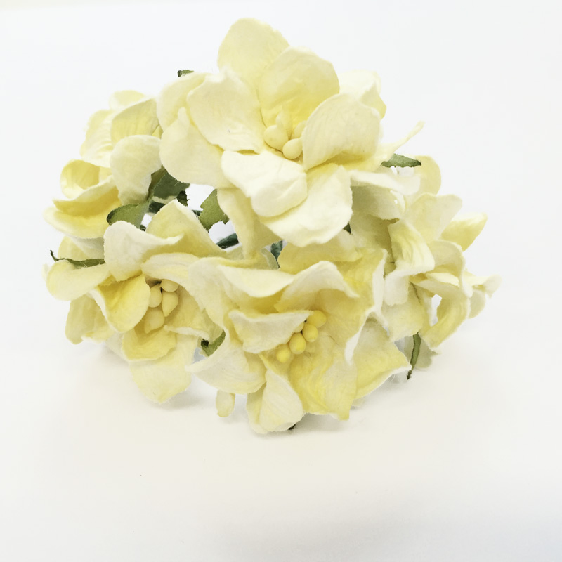 Букет гардений 4 см, цвет светло-жёлтый