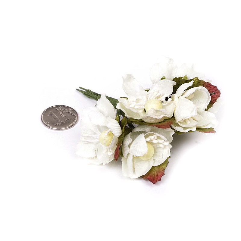 Букет тканевых циний 3 см, цвет слоновая кость с кремовой серединкой