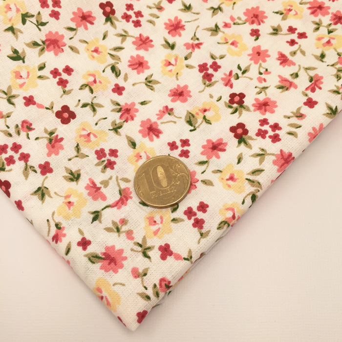 Отрез ткани 100 % хлопок, 50 х 50 см, цветочки розово-жёлтые