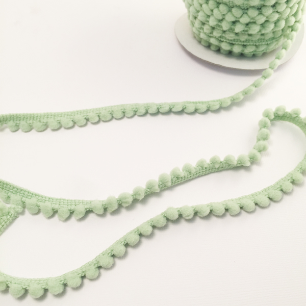 Тесьма с помпонами Blitz, цвет фисташковый