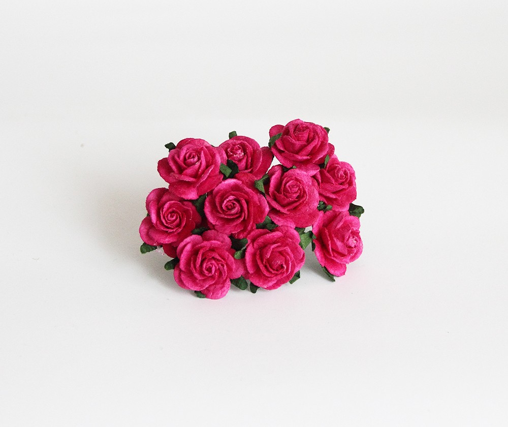 Букет розочек открытых 2 см. Цвет фуксия