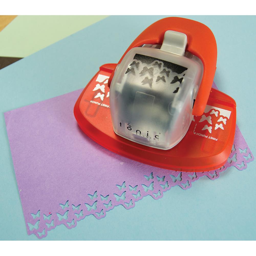 Дырокол Tonic Studios для декора края "Бабочки"