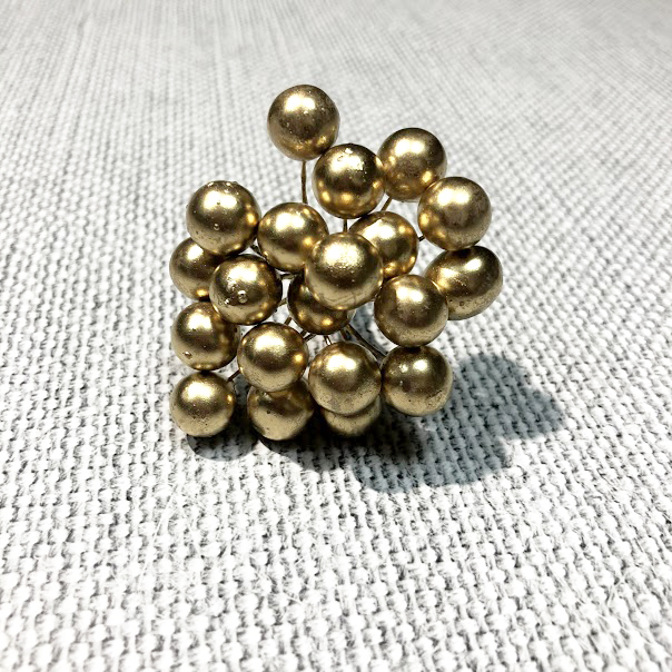 Букет с ягодками, цвет золотой