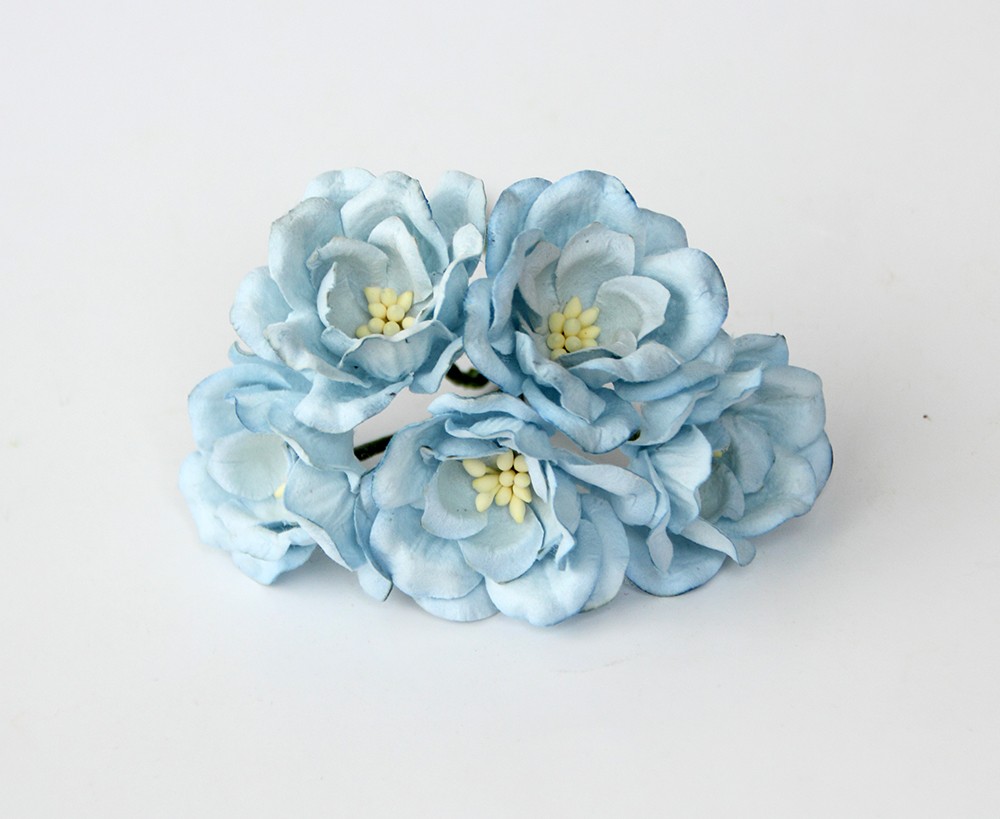 Букет магнолий 3,5 см, цвет бледно-голубой