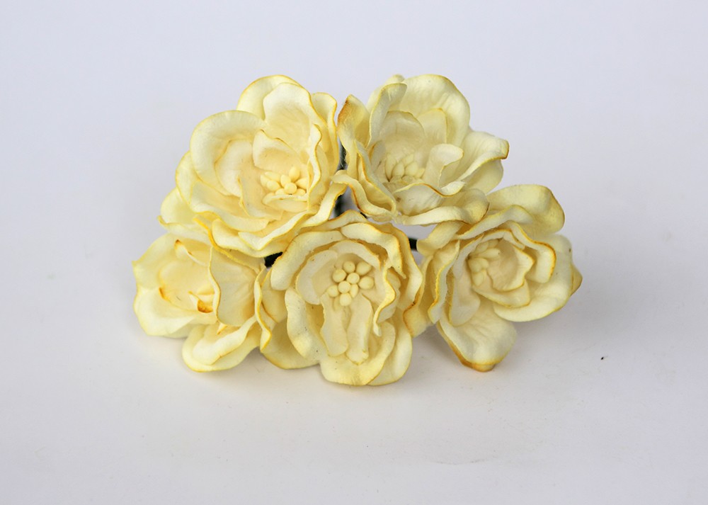 Букет магнолий 3,5 см, цвет жёлтый