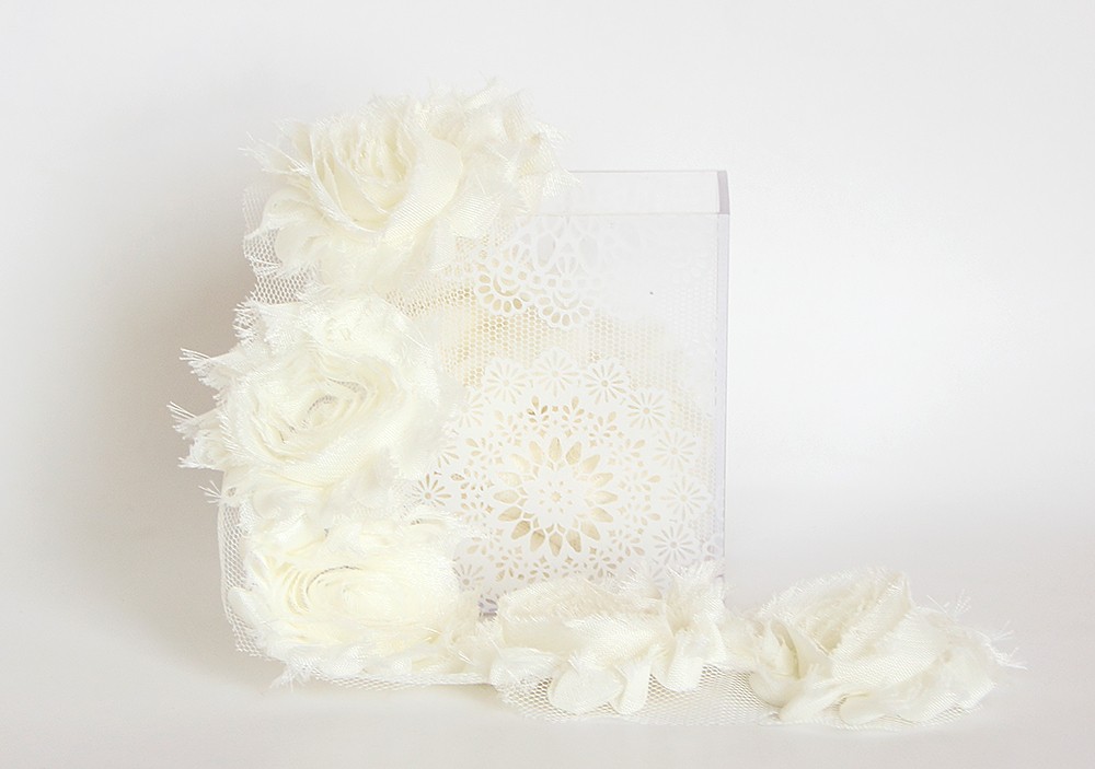 Лента с розами, цвет слоновая кость