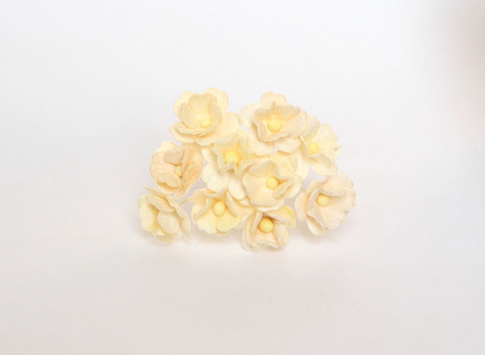 Букет цветов вишни 15 мм. Цвет бледно-желтый