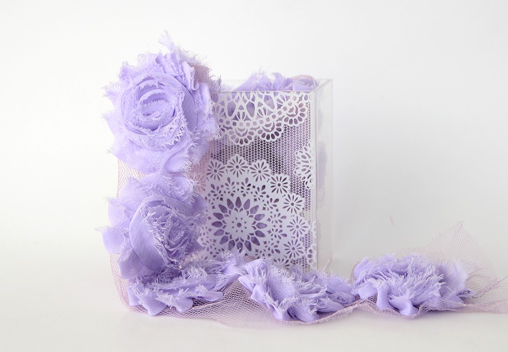 Лента с розами, цвет сиреневый