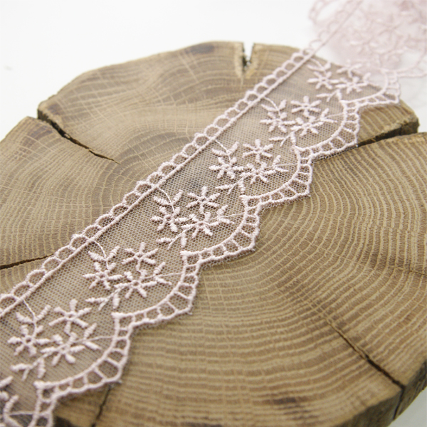 Кружево на сетке с вышивкой 4,2 см, цвет шебби розовый