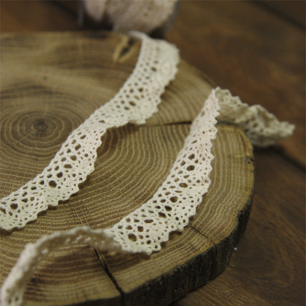 Кружево вязаное-сосборенное 1,5 см "Юбочка", цвет кремовый