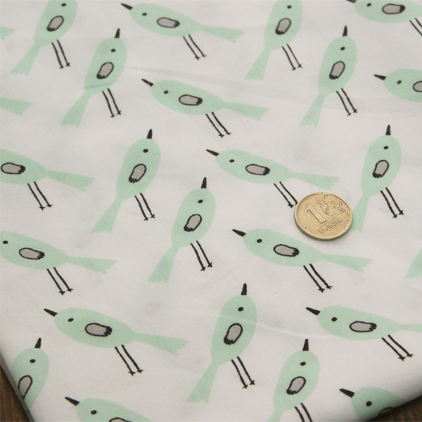 Отрез ткани 76 х 49 см "Мятные птички на белом"