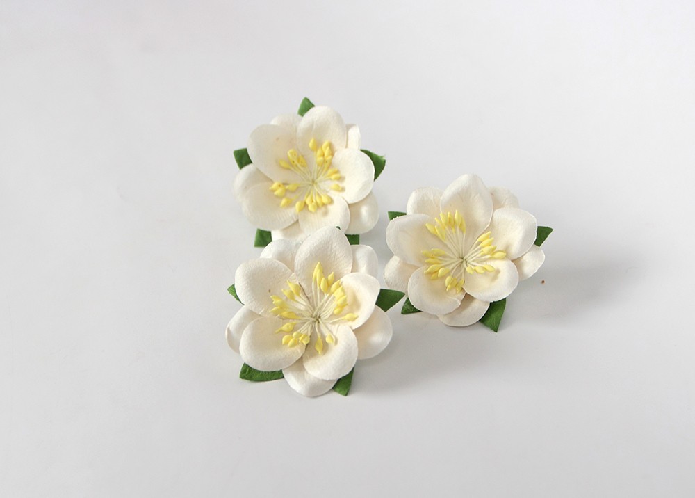 Цветок сакуры, цвет молочный белый 1 шт