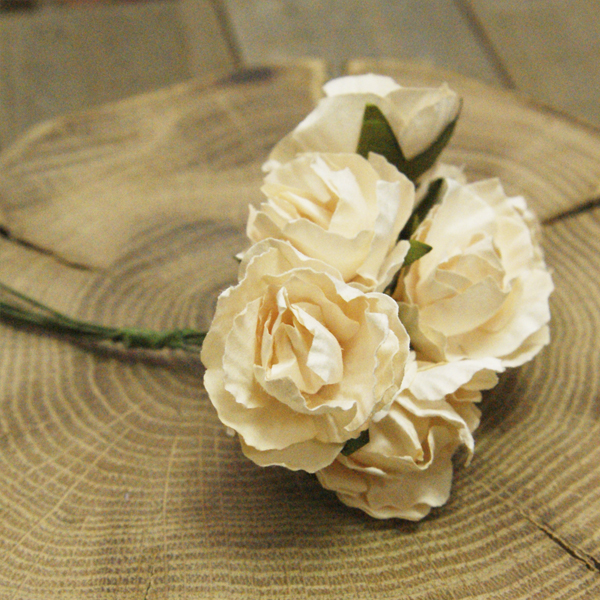 Бумажные кудрявые розы MrPainter в букете , цвет "Персиковое суфле"