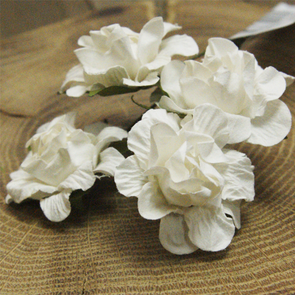 Бумажные розы кудрявые 3 см MrPainter , цвет белый лебедь, 4 штуки