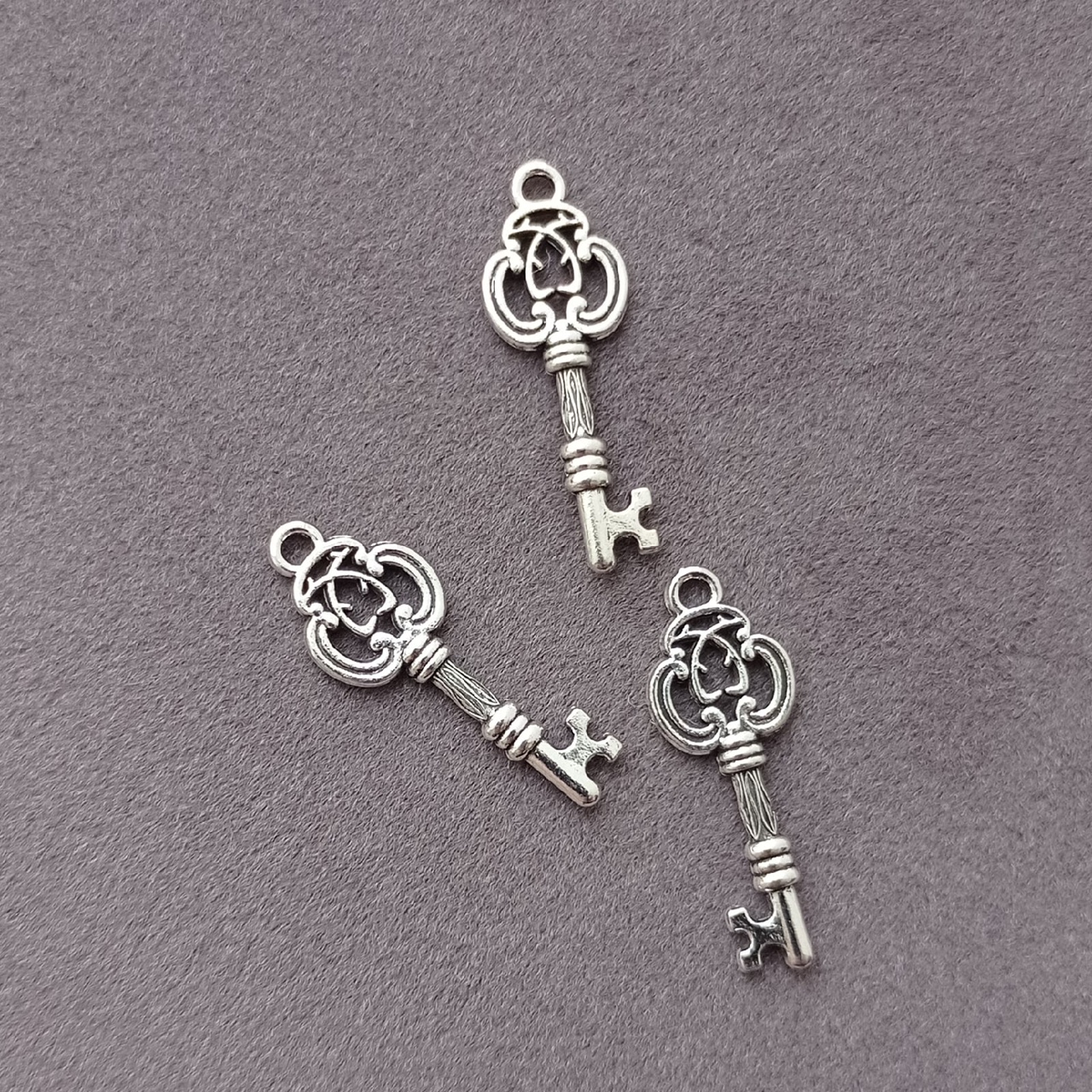 Подвеска металлическая "Ключик №3" цвет серебряный