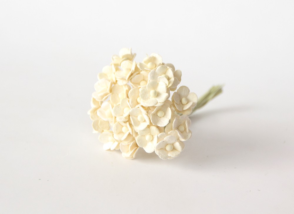 Букет цветов вишни 10 мм, 25 шт. Цвет кремовый