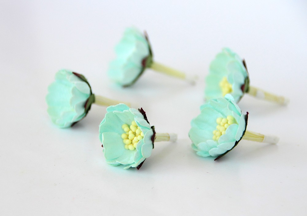 Цветок шиповника, цвет мятный, 1 шт