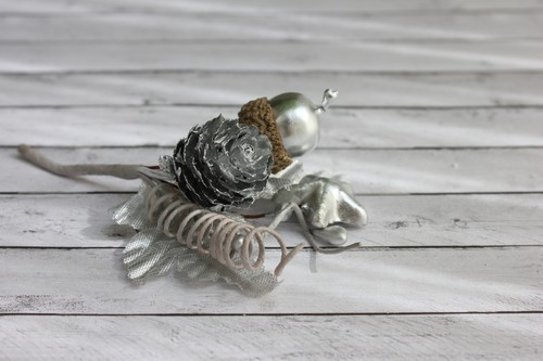 Букетик Hobby&You с сосновой шишечкой и звездочкой, серебристый