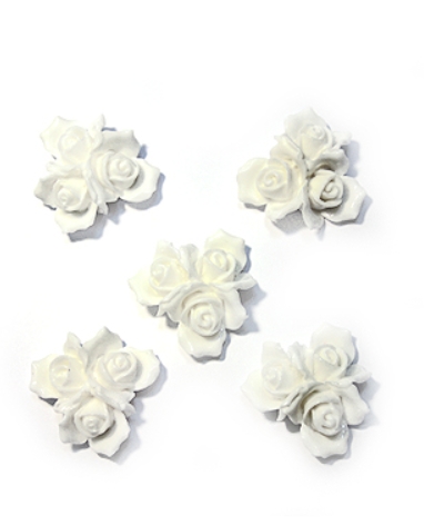 Акриловое украшение "Три розы", цвет белый (431)