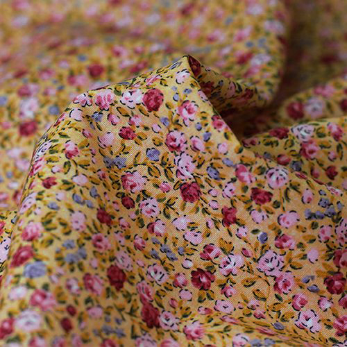 Отрез ткани 50 х 50 см Hobby&You "Бутоны розочек на жёлто-оранжевом"