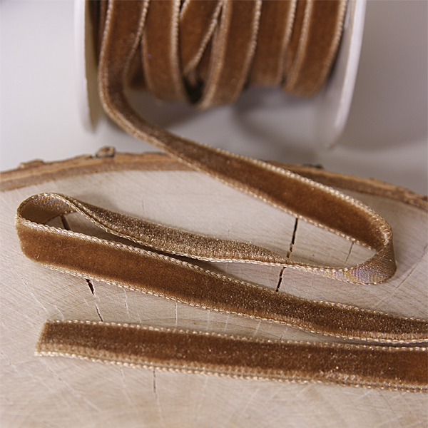 Лента бархатная 8 мм, цвет бежевый