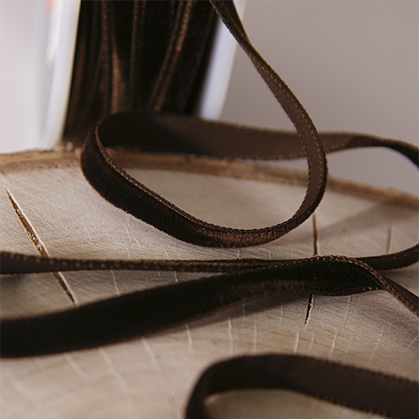 Лента бархатная 9 мм, цвет благородный коричневый