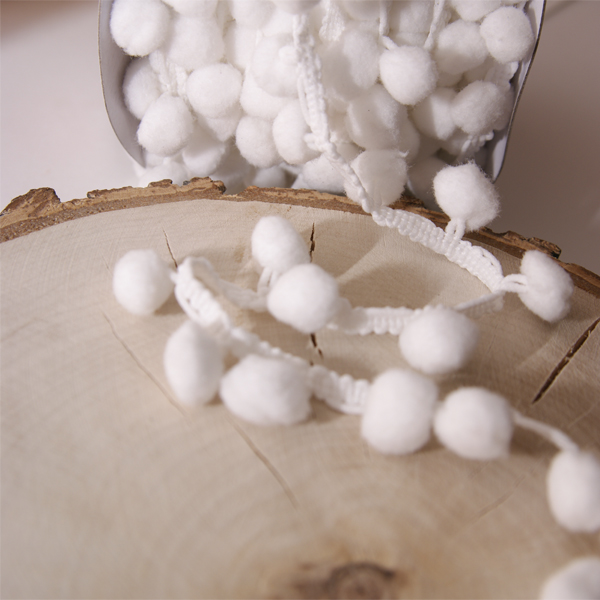 Тесьма с помпонами 1 см Blitz, цвет белый