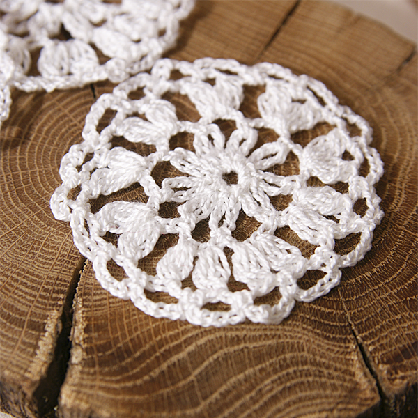 Салфетка вязанная 7 см "Мамина забота", цвет белый