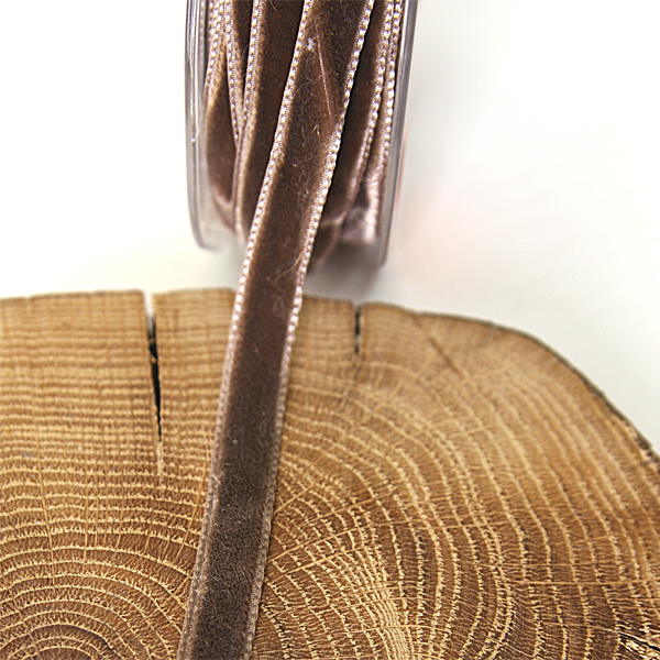 Лента бархатная 8 мм, цвет молочный шоколад