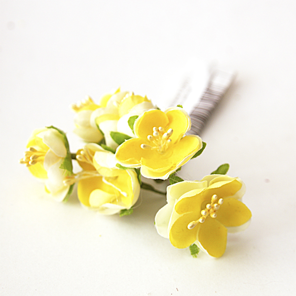 Букетик тканевых цветочков 6 штук с тычинками, цвет кремово-жёлтый