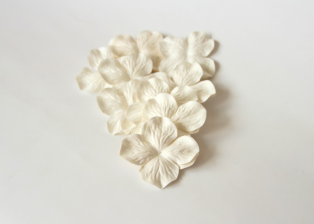 Гортензия 4 см, цвет белый