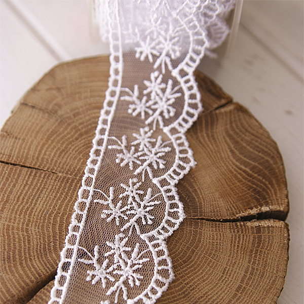 Кружево на сетке с вышивкой 4,2 см, цвет белый