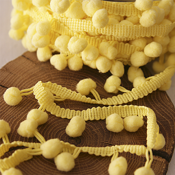 Тесьма с помпонами 0,9 см, цвет детский жёлтый