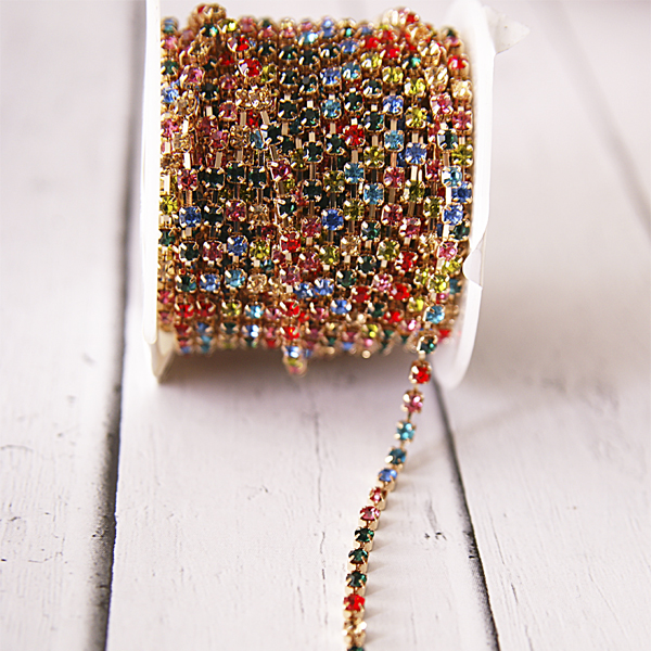 Тесьма с разноцветными стразами 3 мм