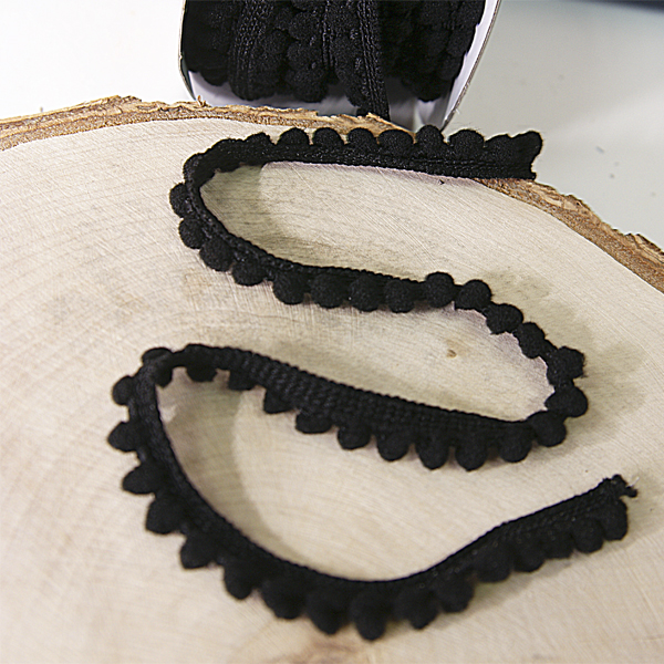 Тесьма с помпонами Blitz, цвет чёрный