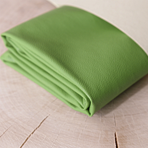 Кожзам корейский, отрез 35 х 50 см, цвет весенний зелёный