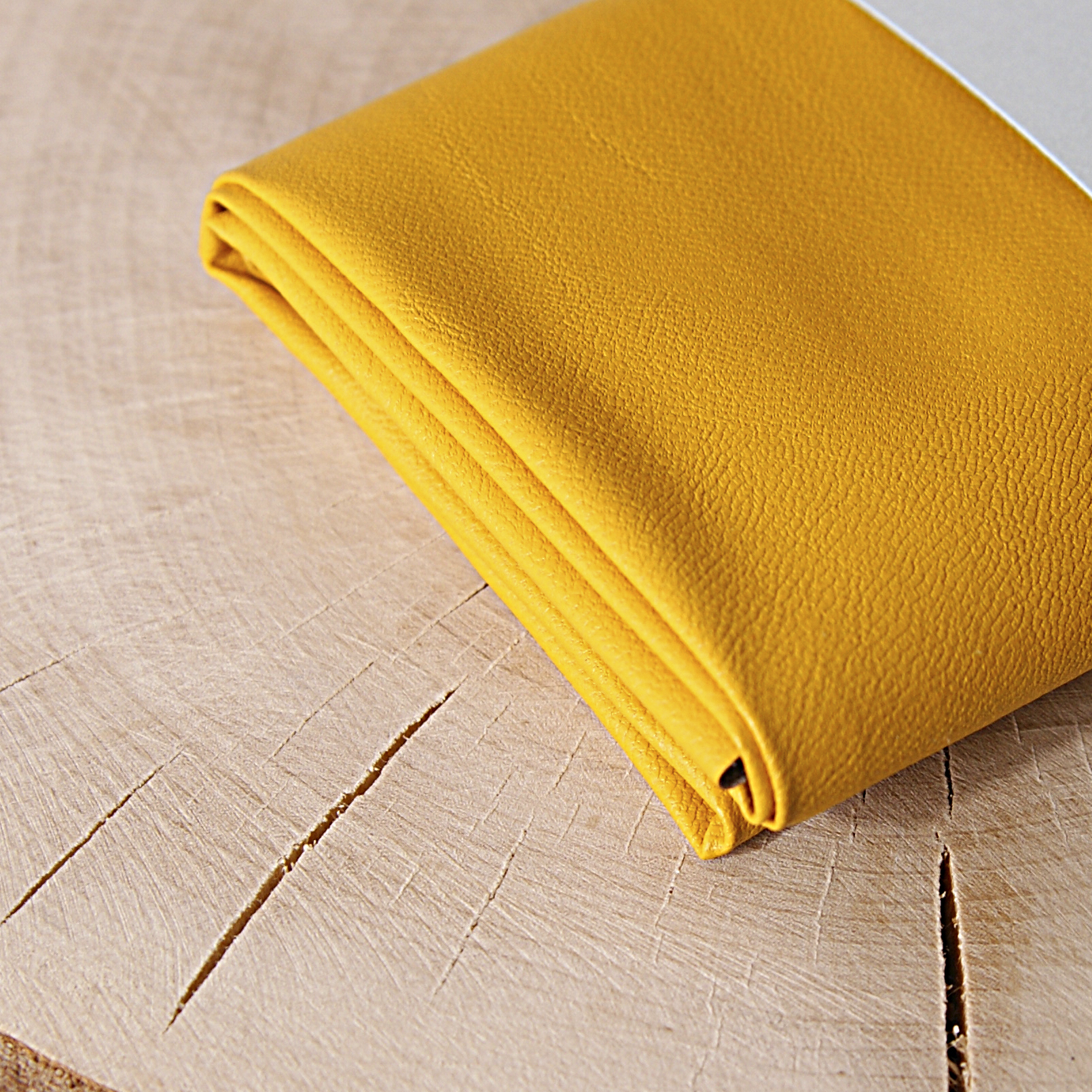 Кожзам корейский, отрез 35 х 50 см, цвет жёлтый