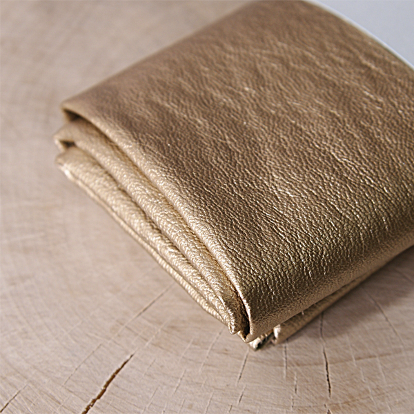 Кожзам корейский, отрез 35 х 50 см, цвет античное золото
