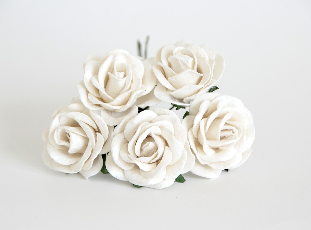 Букет роз с круглыми лепестками 3,5 см, цвет белый