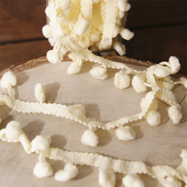 Тесьма с помпонами 0,9 см, цвет крем