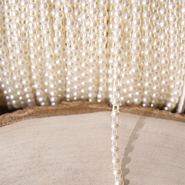 Нить из половинок бусин 3 мм, цвет перламутровый кремовый