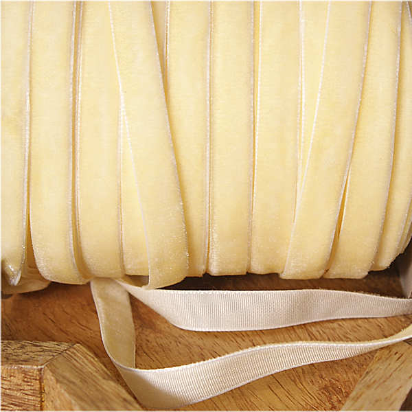 Кружево нейлоновое 1,5 см , цвет белый (056095)