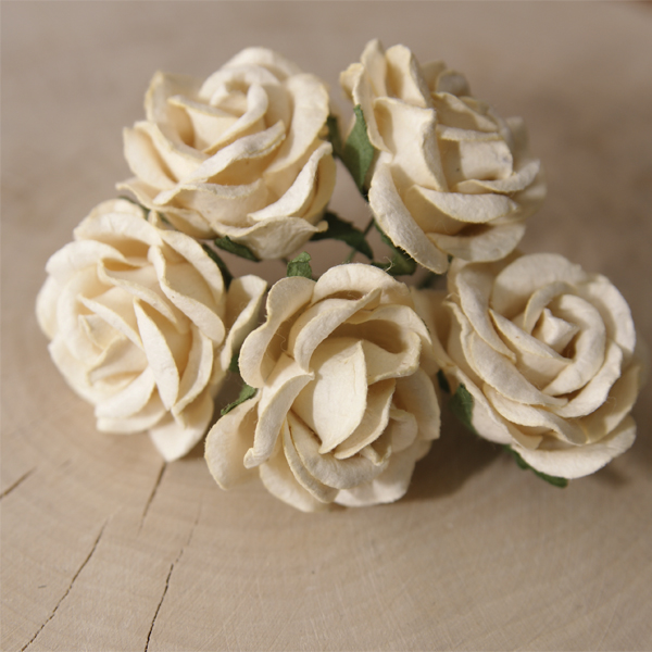 Букет роз с круглыми лепестками 3,5 см, цвет кремовый