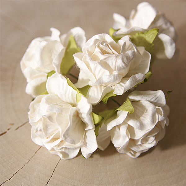 Букет роз 4 см с тисненёнными лепестками, цвет белый